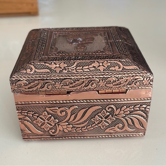New Handcrafted In India Small Jewelry Box - Picture 6 of 12